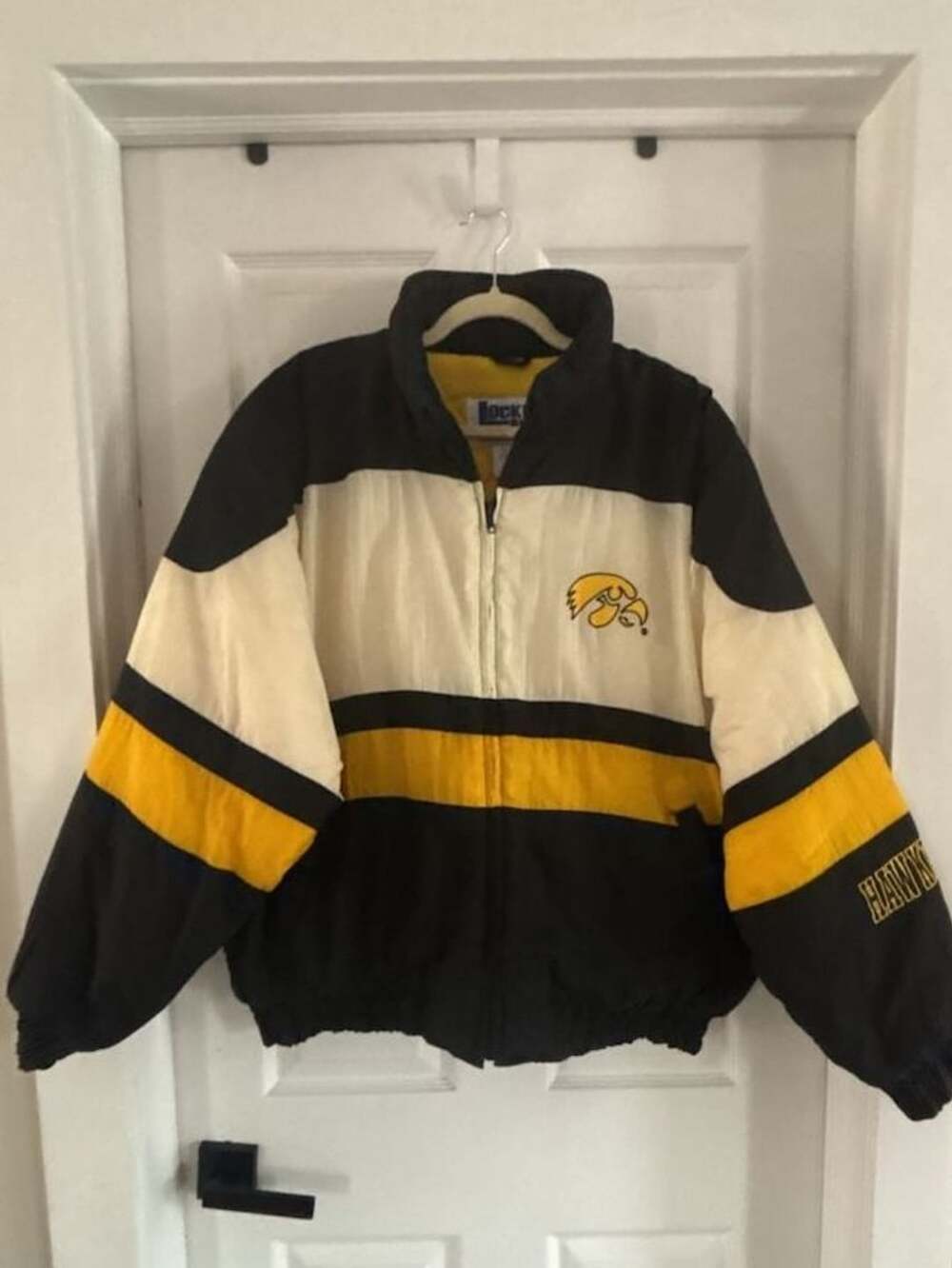Vintage 90s Locker Line Russell Corporation Iowa Hawkeyes Puffer Jacket XL